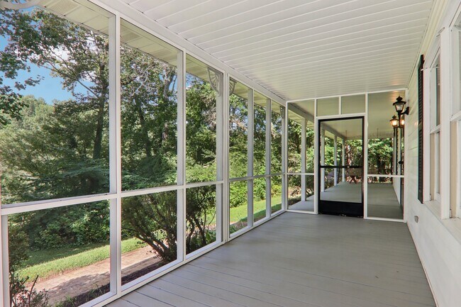 Building Photo - 5 Timothy Ln