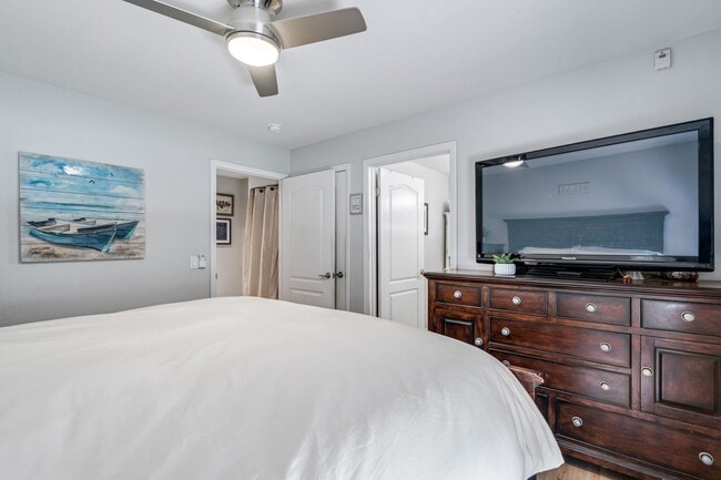 Building Photo - 2BR, 2BA UPGRADED CONDO DEL MAR! PET FRIEN...