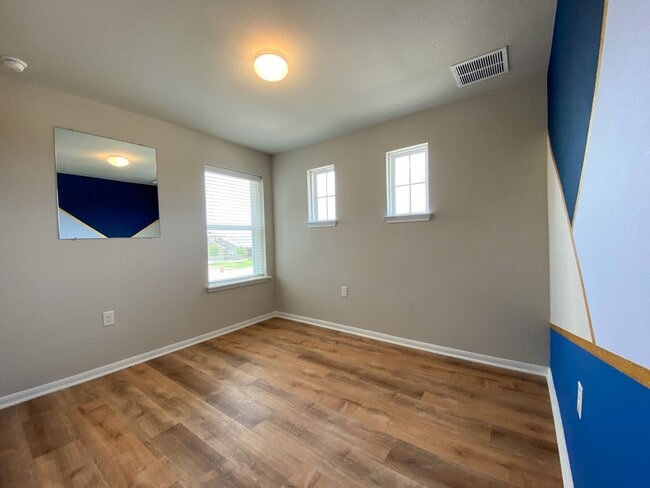 Building Photo - Wonderful 2 story, 3 bedroom home in South East Austin!