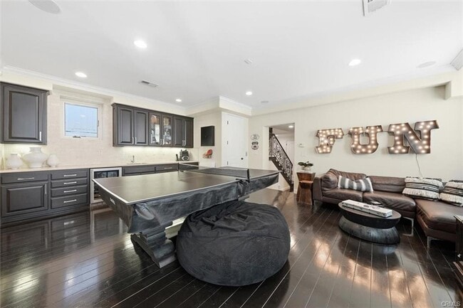 Primary Photo - 633 12th St