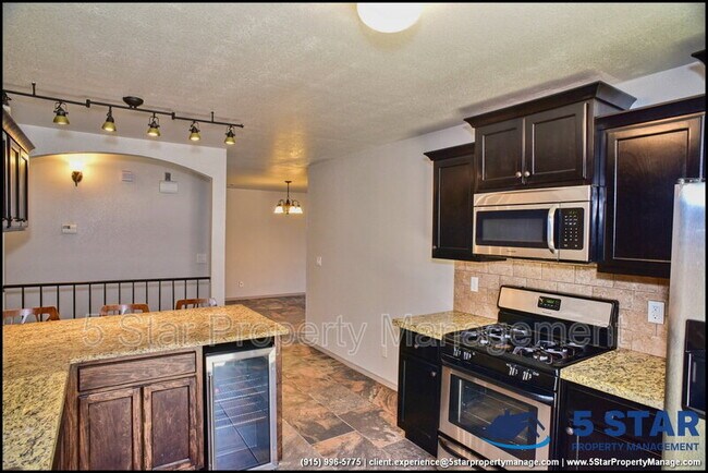 Building Photo - 703 Lt Joe Magellanes Rd