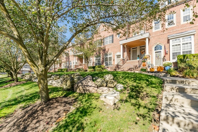 Building Photo - 695 River Park Village Blvd