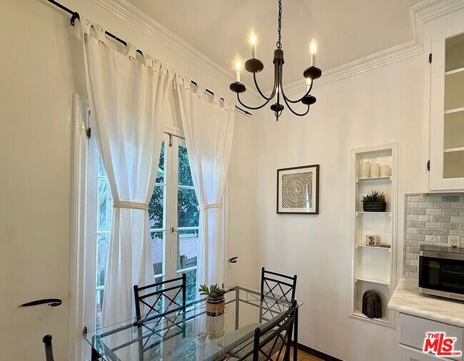 Building Photo - 854 4th St