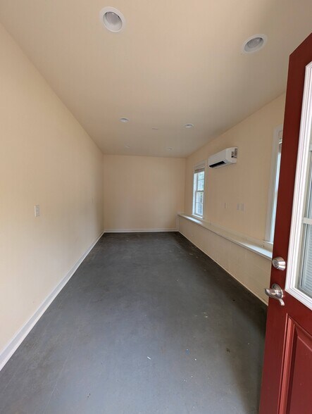 Building Photo - 4301 Elizabeth Davis Blvd