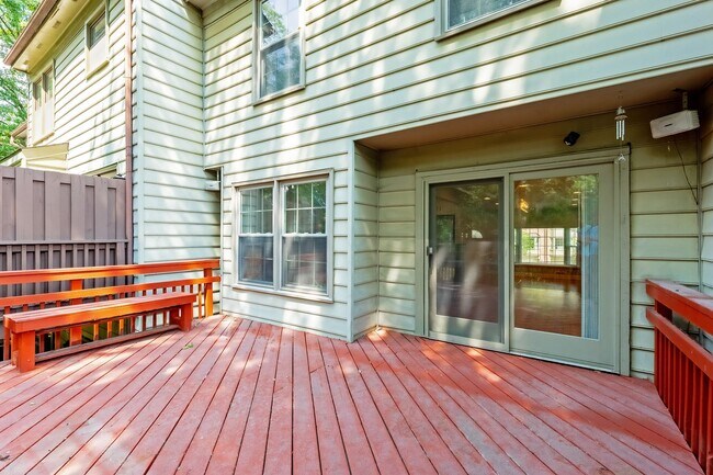 Building Photo - Great 3br 2.5 Bath Townhome in Rockville MD