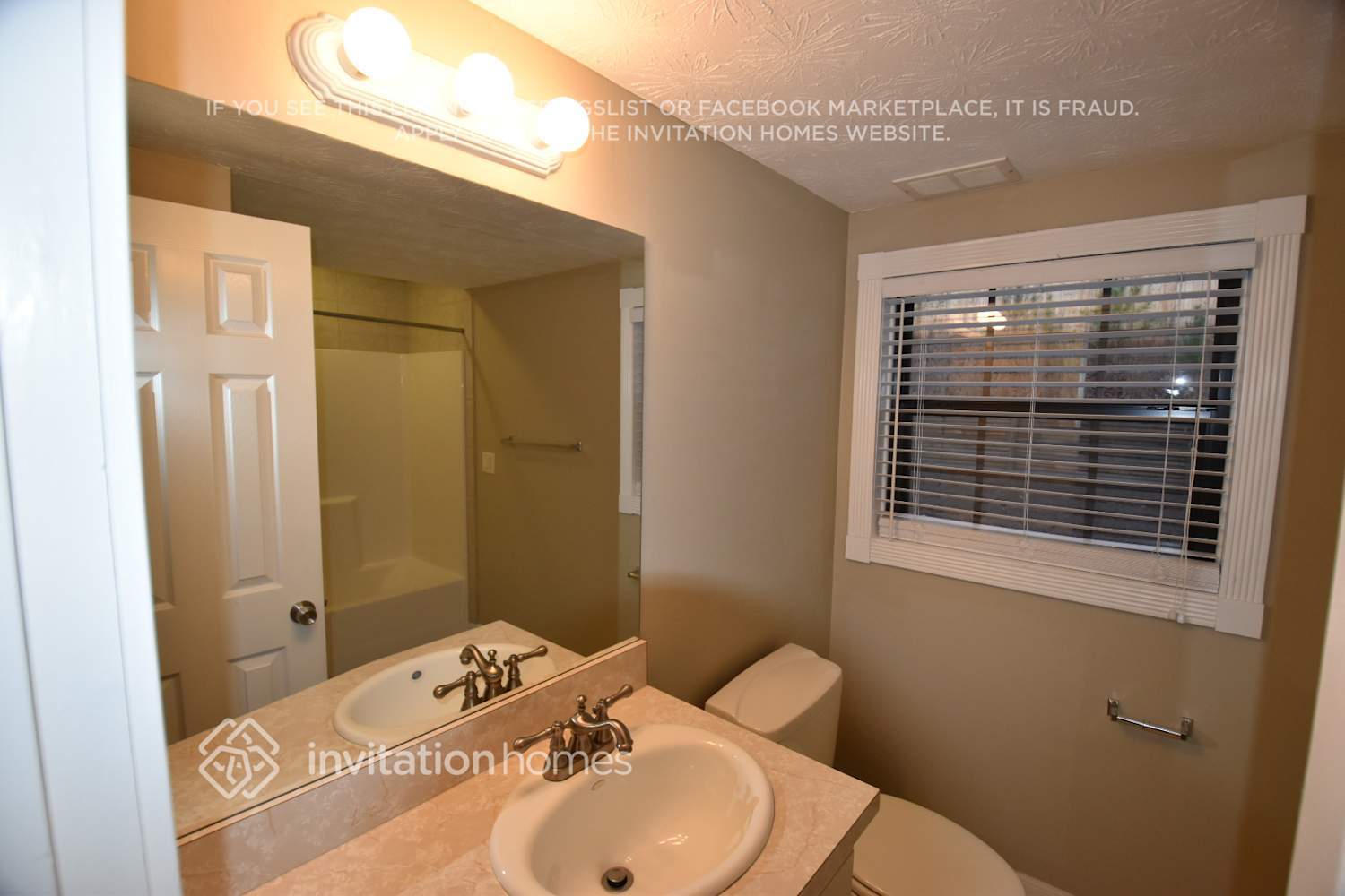 Building Photo - 2204 Post Oak Dr