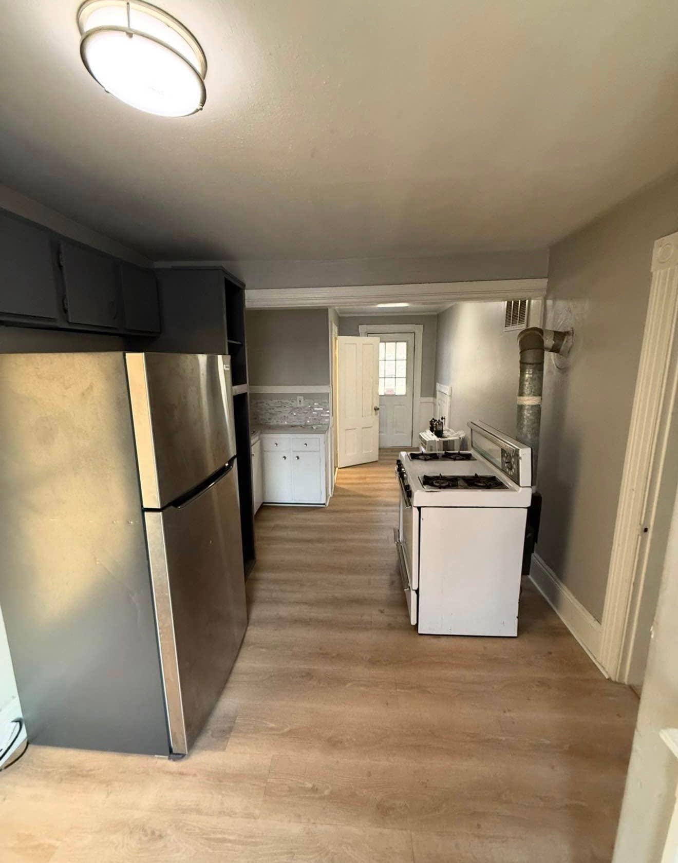 Building Photo - 24 Dyson St