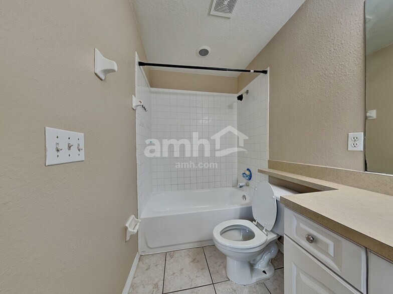 Building Photo - 5817 Mohr Loop