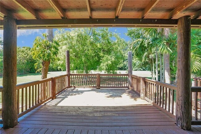 Building Photo - 5550 SW 130th Ave