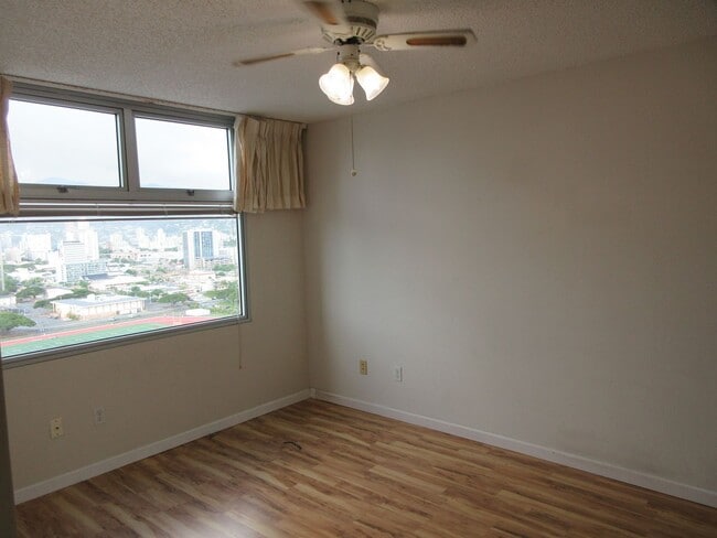 Building Photo - 1133 Waimanu St