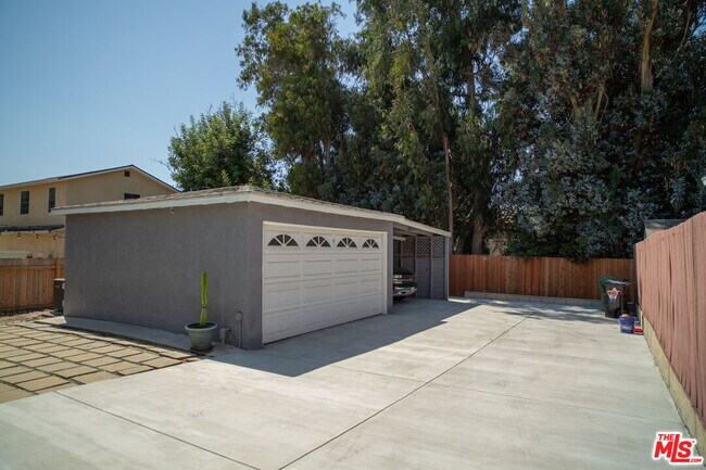 Building Photo - 5258 Thornburn St