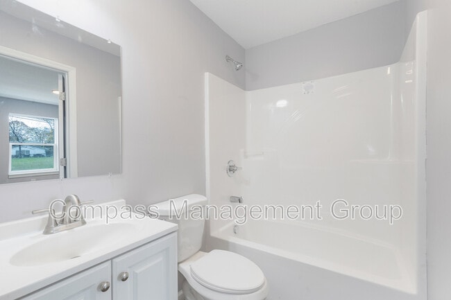 Building Photo - 6900 Seaver Dr NW