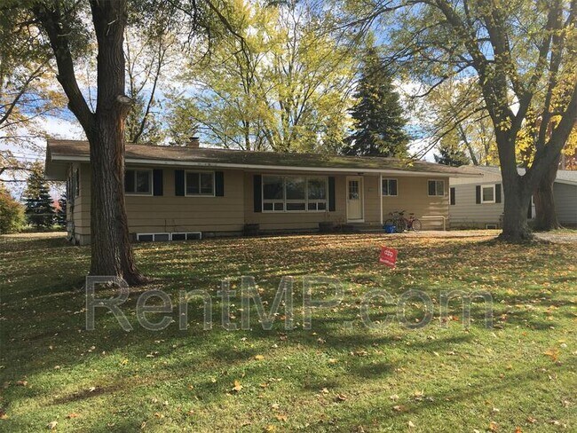 Building Photo - 1909 S Stockman Rd