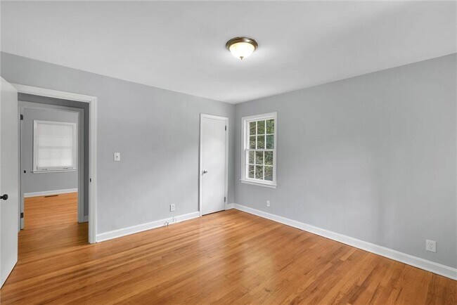 Building Photo - 1857 Fern Creek Ln NE