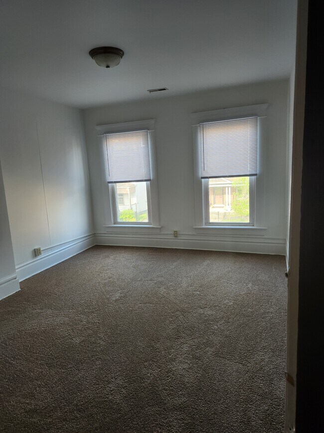 Front bedroom - 71 Martin Ave