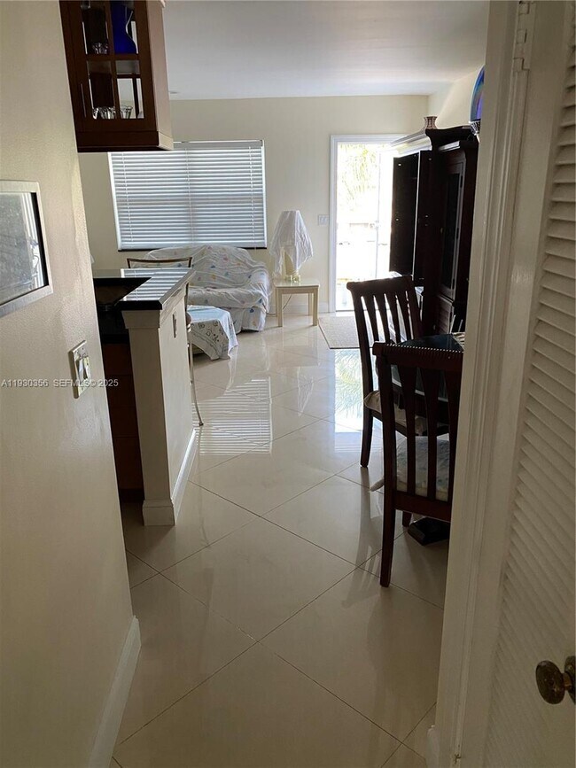 Building Photo - 467 Golden Isles Dr