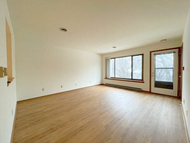 Building Photo - 3228 Wood Rd