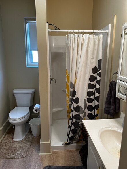 bath with walk in shower - 583 Mill St
