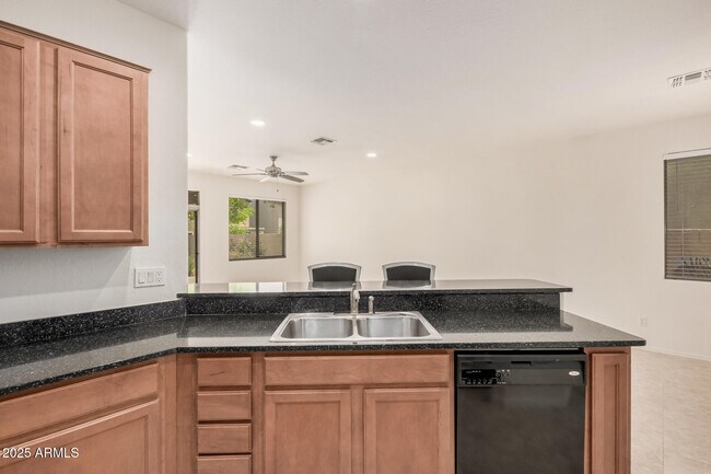 Building Photo - 298 E Diamond Trail