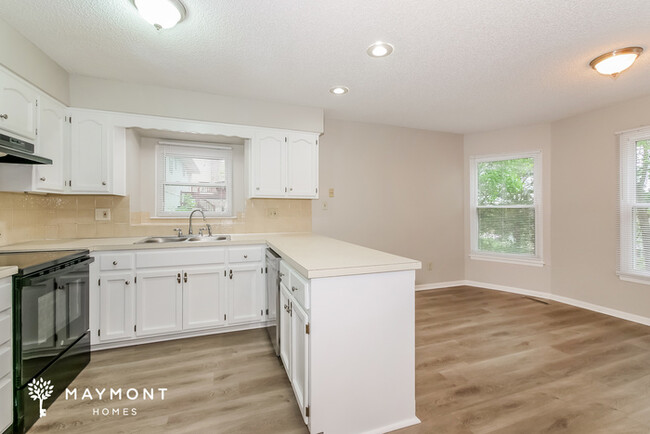 Building Photo - Charming 3-Bedroom Home with Spacious Yard
