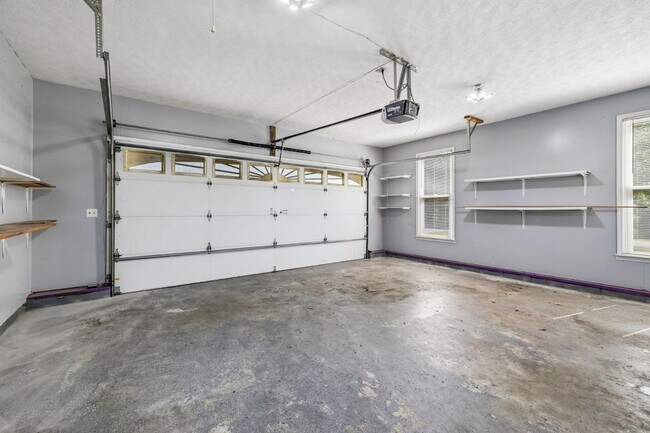 Building Photo - 107 Keri Dr