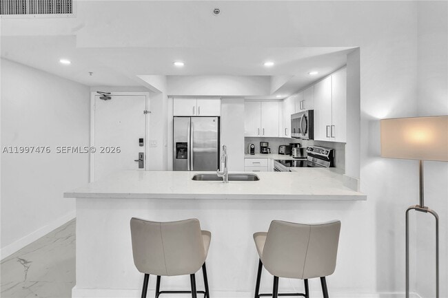 Building Photo - 17375 Collins Ave
