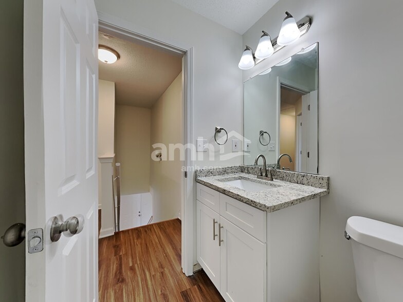 Building Photo - 5755 Fawn Dr