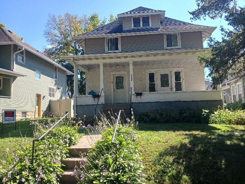 Primary Photo - 1144 W Center St