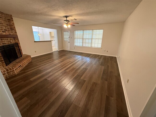 Building Photo - 15523 Bowsprit Ln