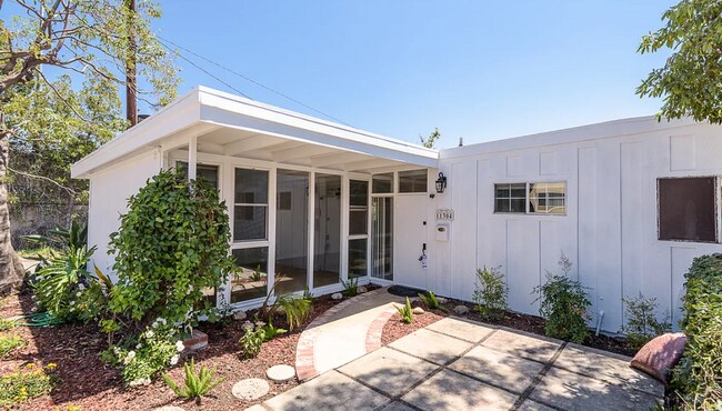 Building Photo - 11304 Isleta St