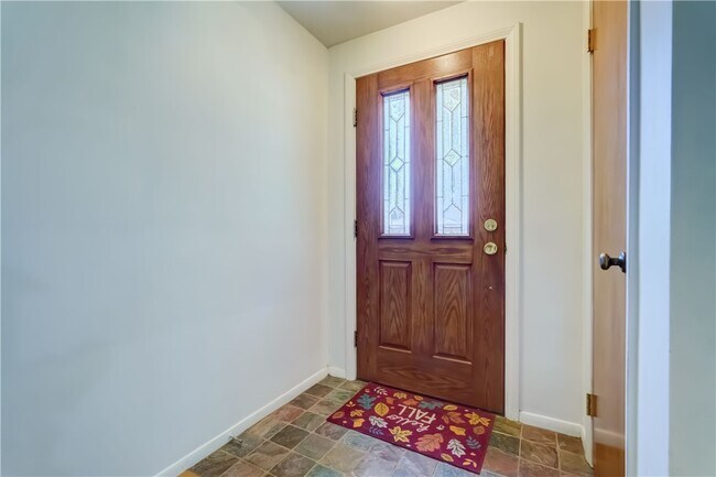 Building Photo - 984 Danby Dr