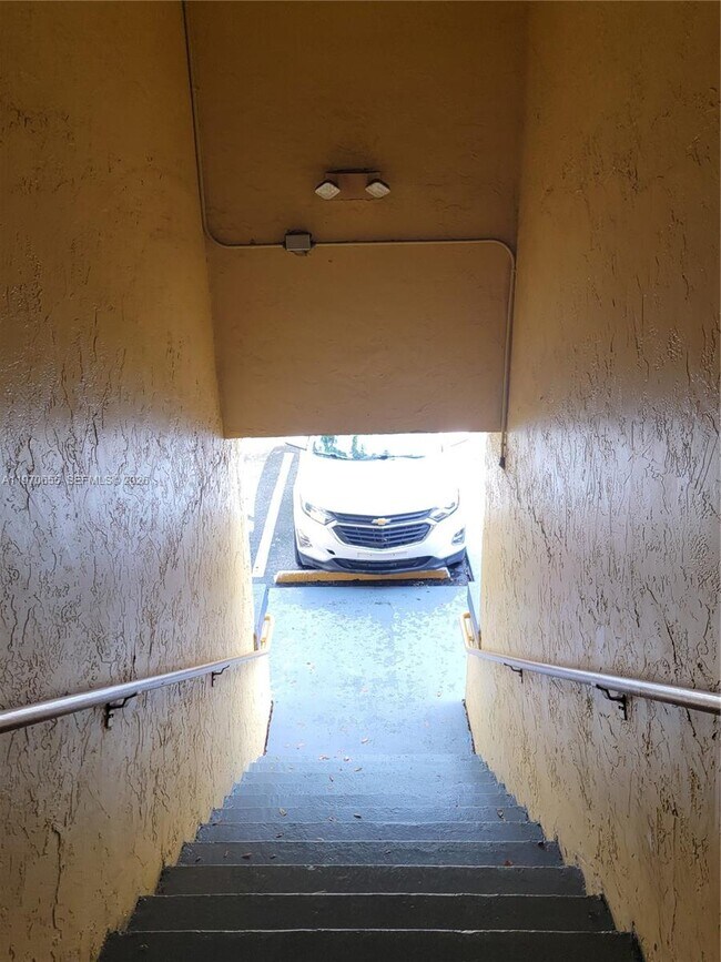 Building Photo - 8250 SW 149th Ct