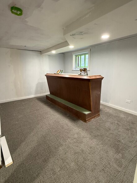 Building Photo - 5266 N La Crosse Ave