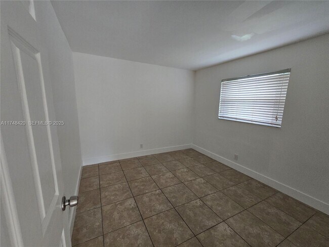 Building Photo - 812 SW 13th St