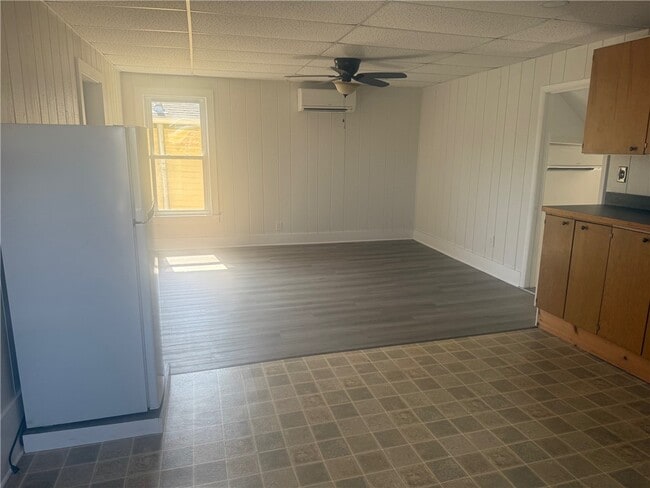 Building Photo - 221 S Franklin St