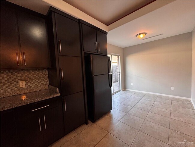 Building Photo - 28 W Sarah Evans St