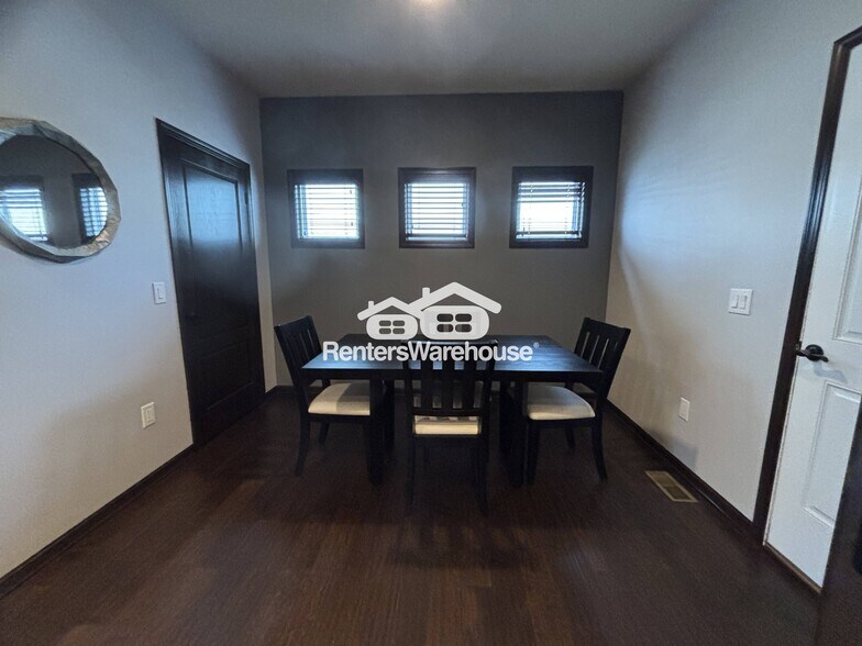 Building Photo - 9175 Coneflower Dr