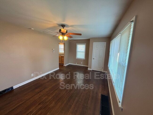 Building Photo - 600 Valleyview Dr