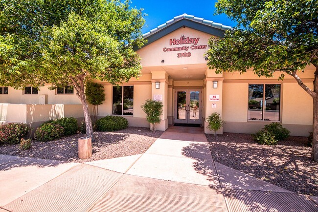 Building Photo - Great Open Floor Plan 3 Bedroom, 2 Bath, Central A/C in Holiday Subdivision!