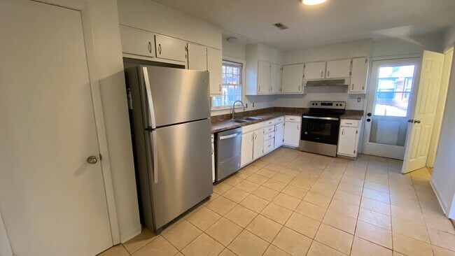 Building Photo - 2517 Piney Branch Rd NW