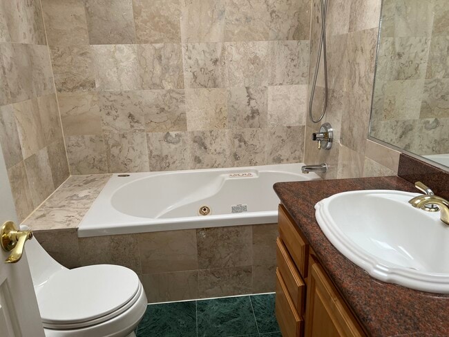 master bath room - 1276 45th Ave