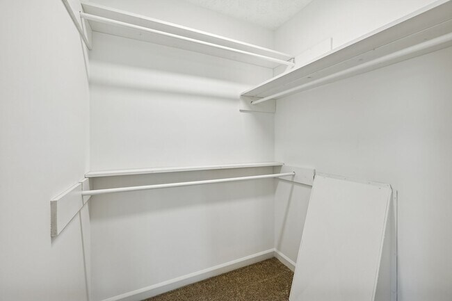 Building Photo - 353 Branham Mill Rd