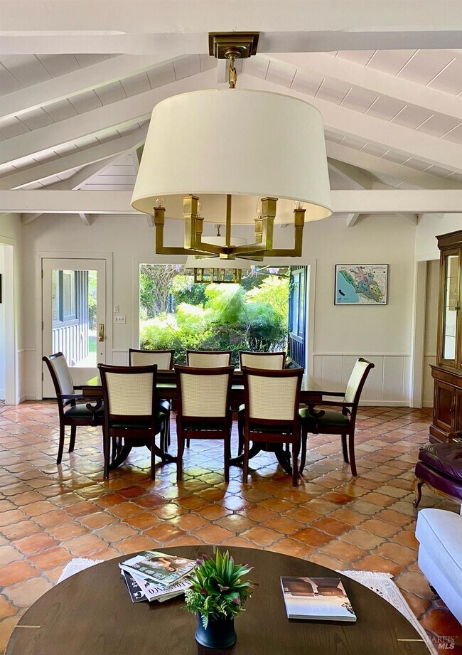 Building Photo - 1244 N Fitch Mountain Rd