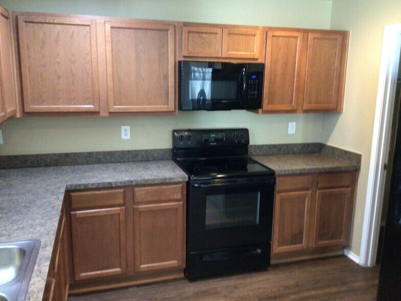 Building Photo - 1333 Gayle St