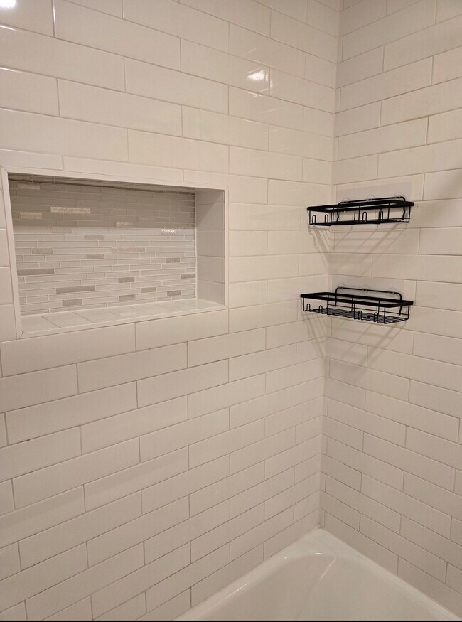 Building Photo - 2023 Barnsley Ln