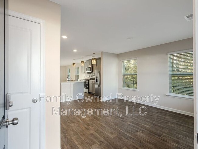 Building Photo - 193 Rosefield Ct