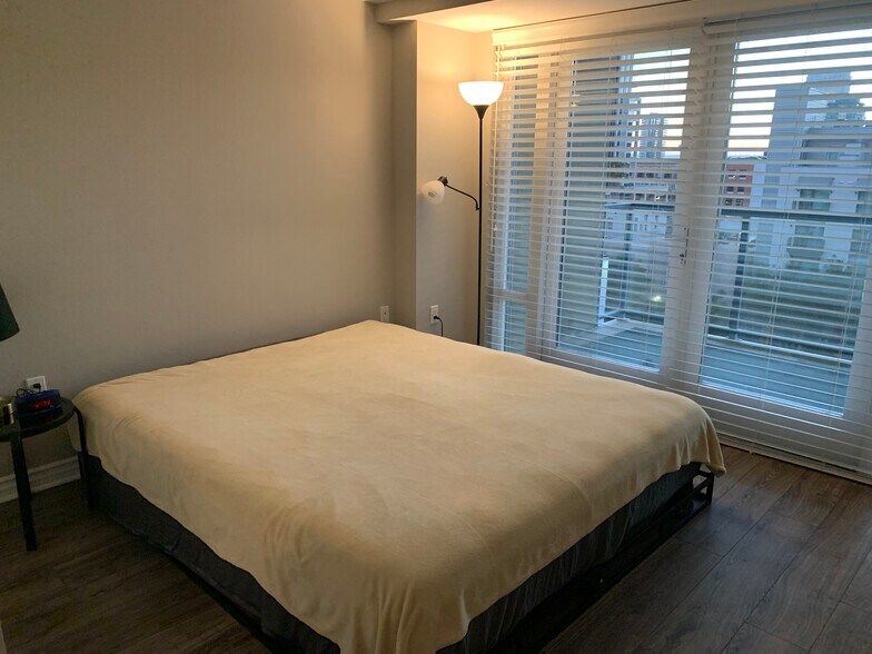 Building Photo - 875 G St