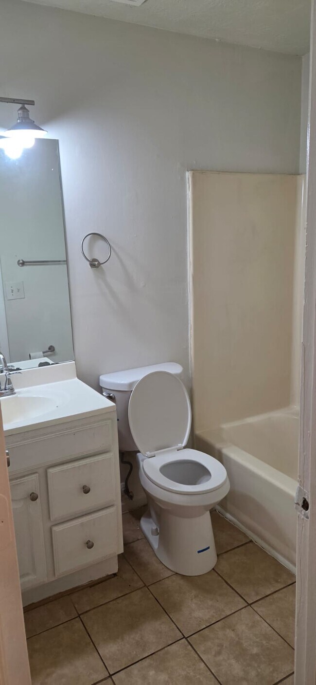 Building Photo - 5506 Estates Ct