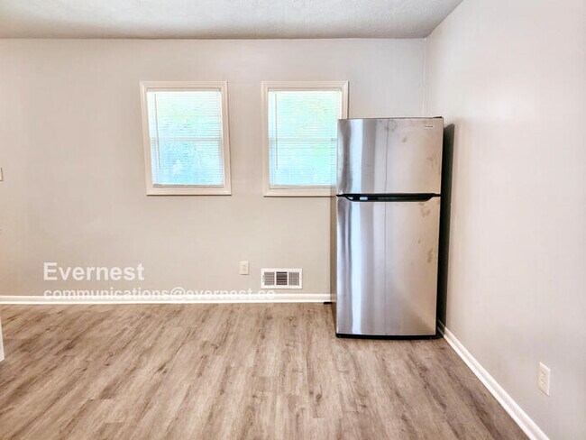 Building Photo - 8249 Kendrick Rd