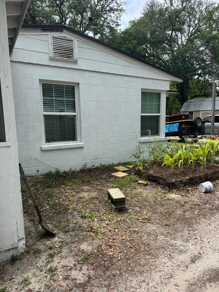 Building Photo - 359 Okaloosa Rd NE